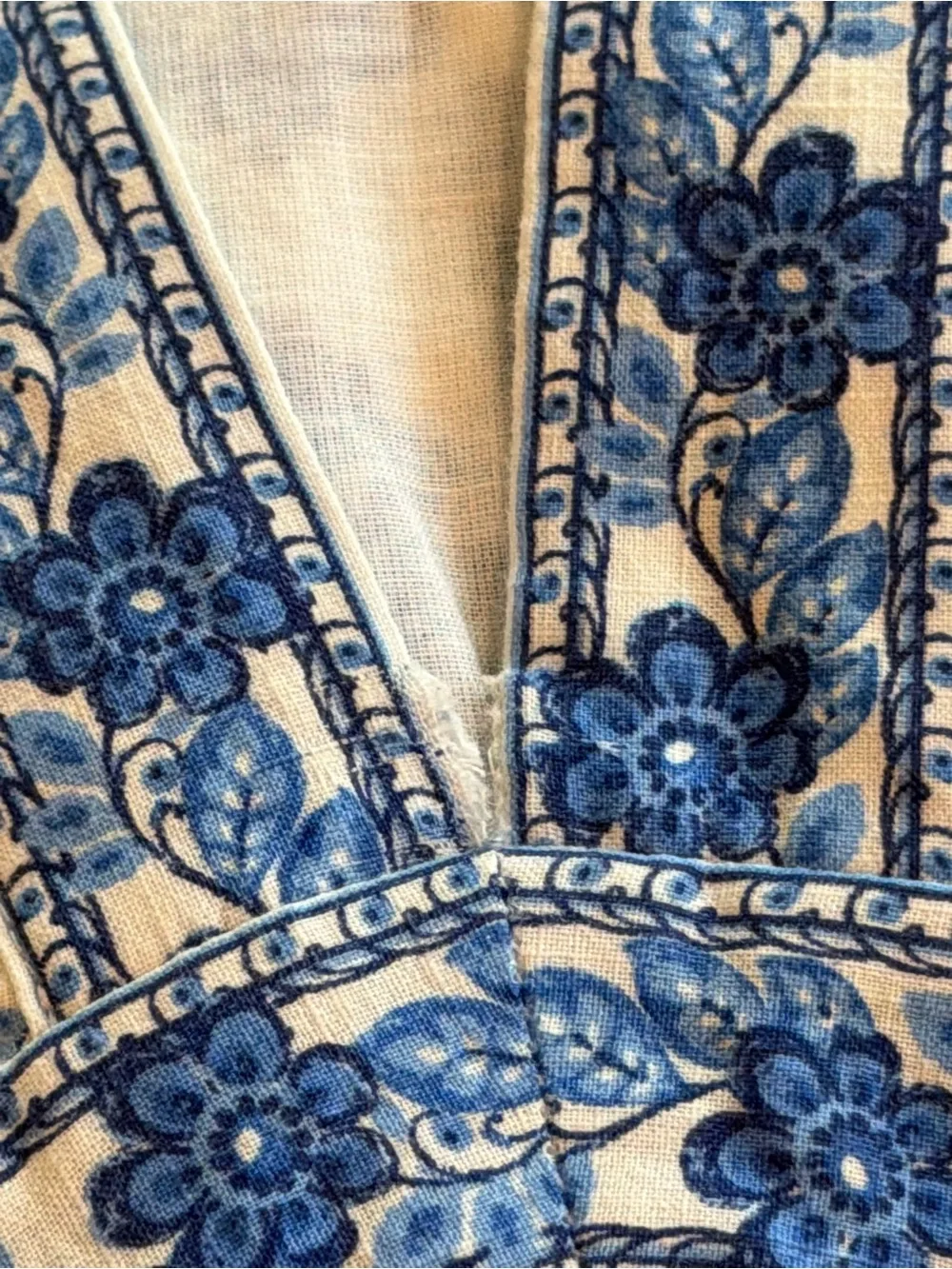 Max Studio London Blue White Floral Boho Maxi Dress V Neck Flutter Sleeve M